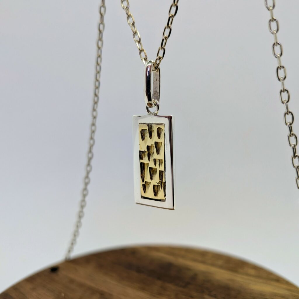 Pendentif Gravé